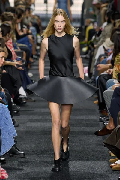 Look 22